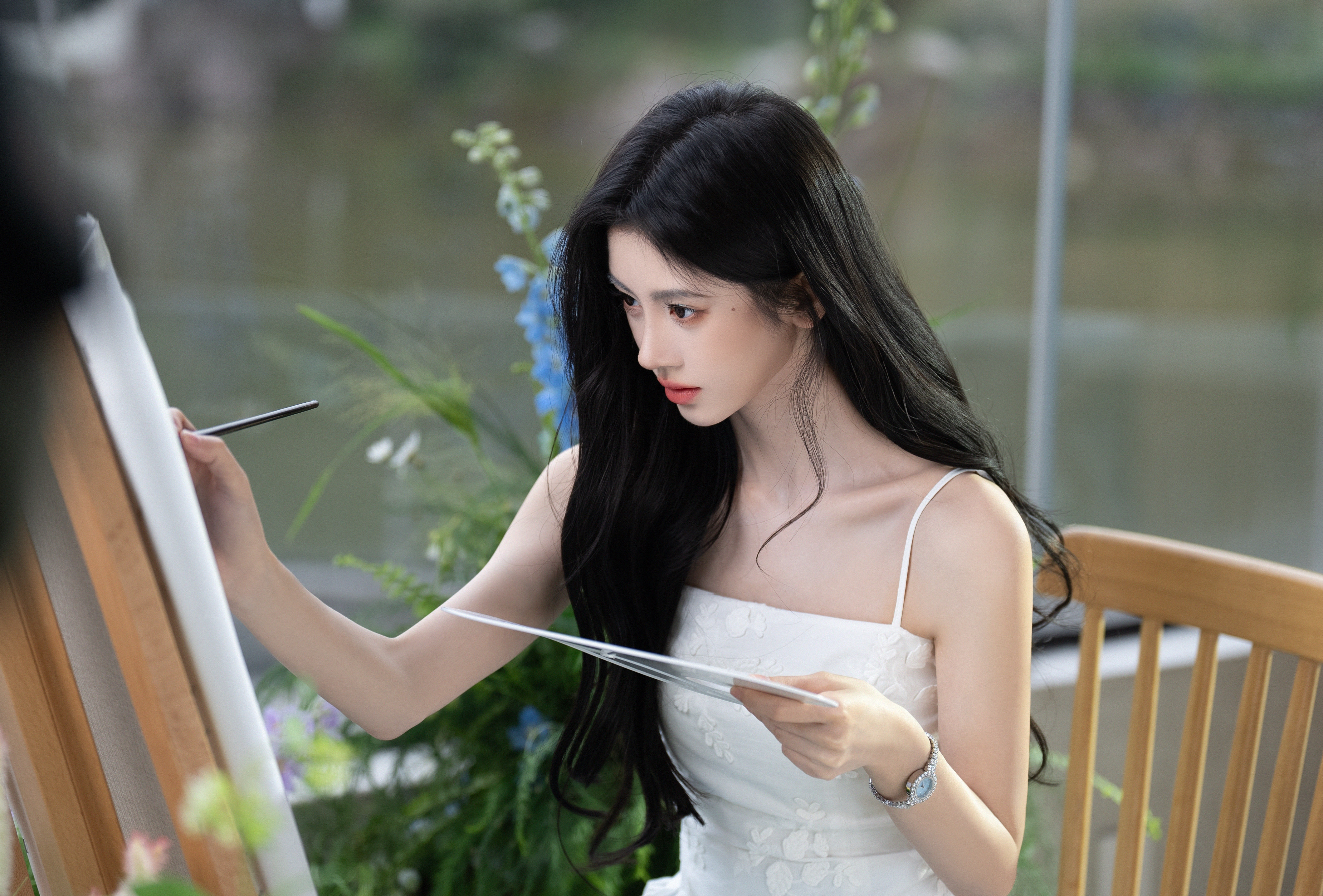 鞠婧祎白裙高清壁纸 | 4K唯美气质美女桌面背景-安忆小屋